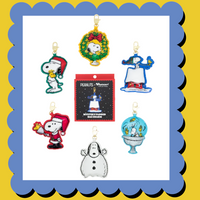 Peanuts Snoopy Winter Scenes Mystery Box Padded Vinyl Bag Charms